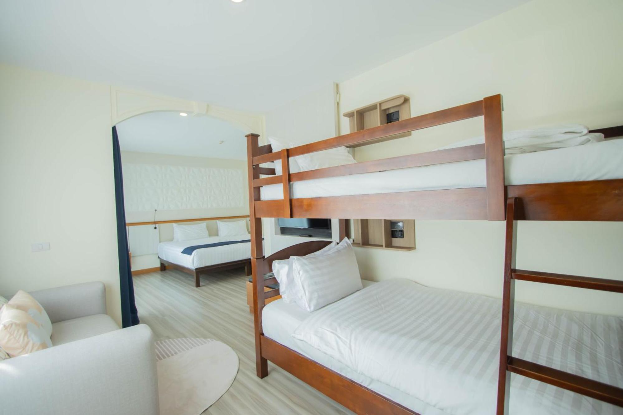 Sira Grande Hotel And Spa - SHA Extra Plus Patong Exterior foto