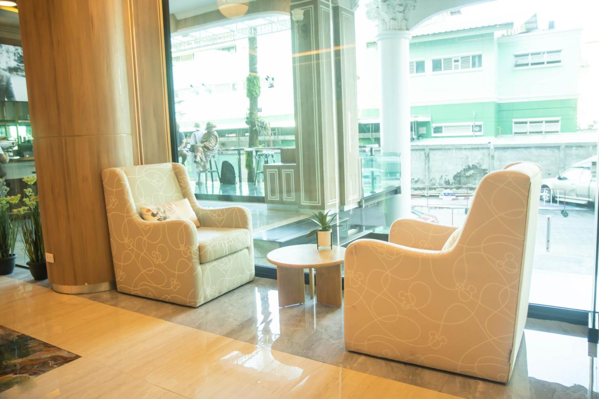 Sira Grande Hotel And Spa - SHA Extra Plus Patong Exterior foto