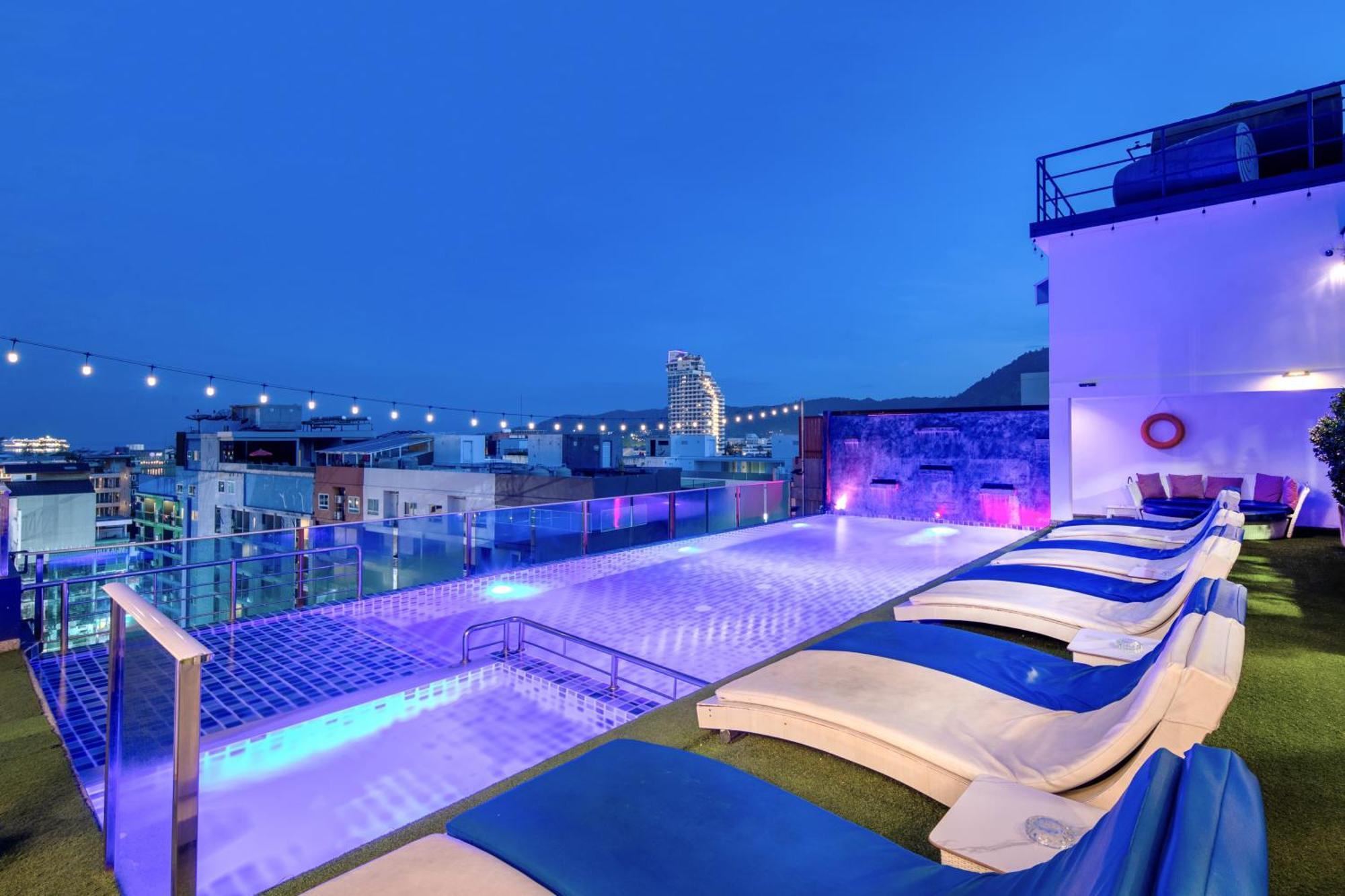 Sira Grande Hotel And Spa - SHA Extra Plus Patong Exterior foto